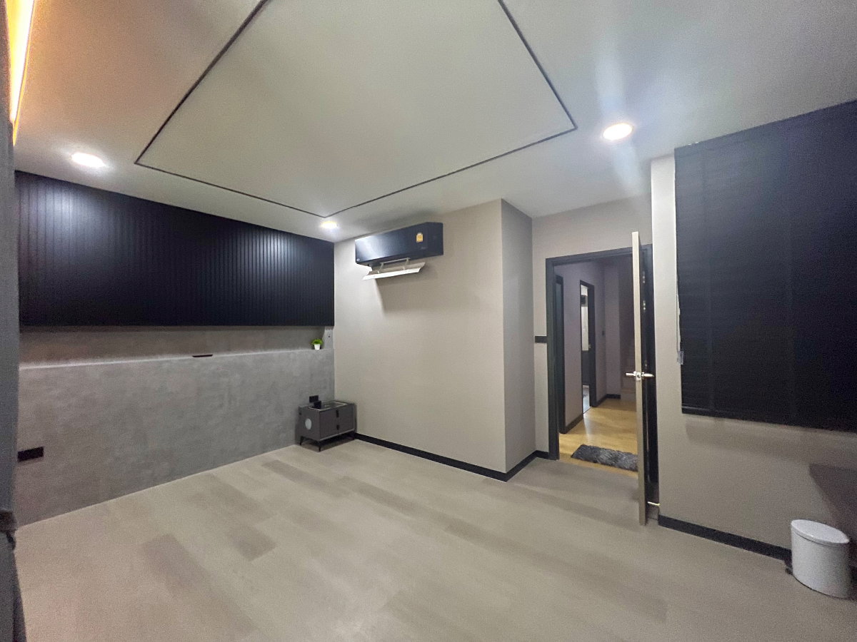 รูป ให้เช่า Baan Klang Muang S-Sense Rama 9 – Ladprao ทาวน์โฮมหลังมุม รีโนเวทใหม่ Built-in ทั้งหลัง พร้อมเข้าอยู่ ใกล้โรงเรียนนานาชาติฝรั่งเศส กรุงเทพ - รูปที่ 19/36