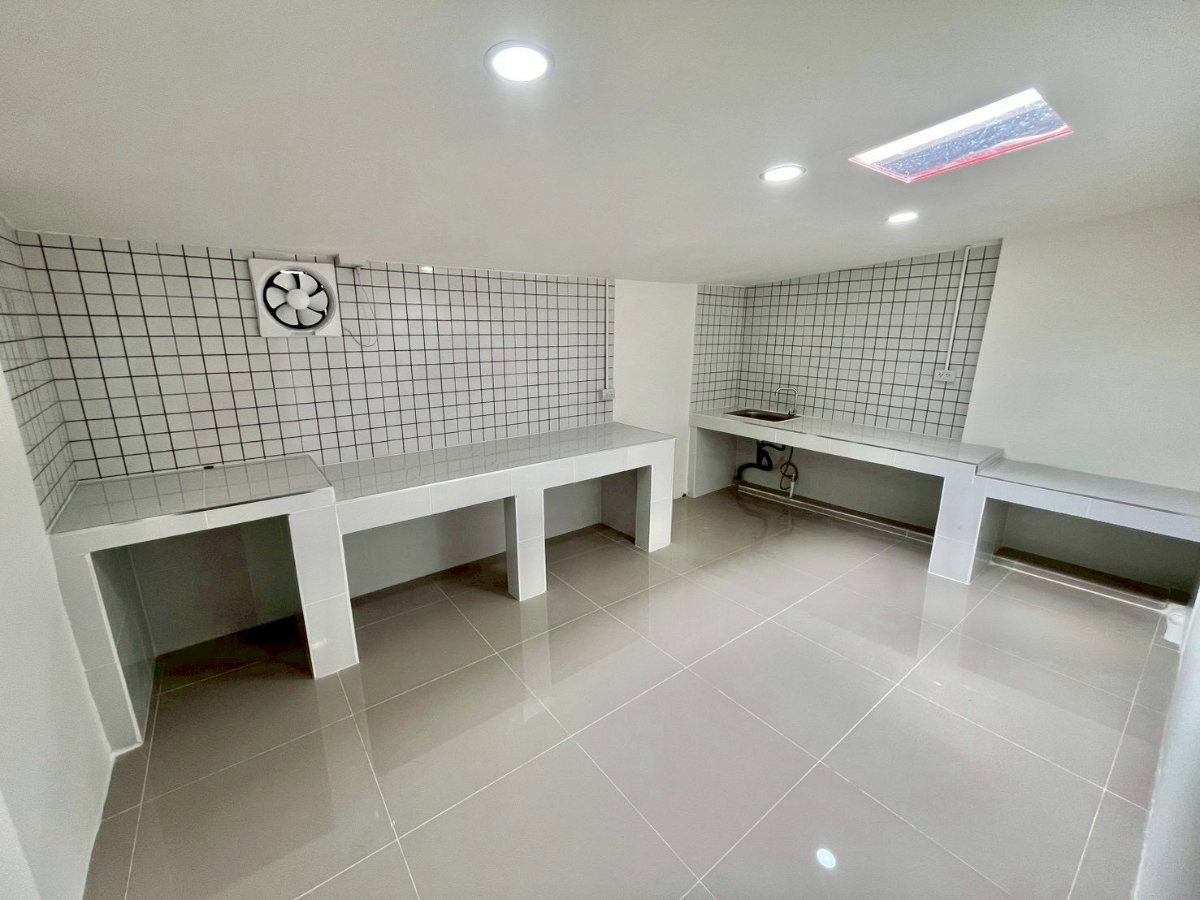 รูป ขายทาวน์โฮม 3 ชั้น ถนนเมน เล่นระดับ รีโนเวทใหม่ ใกล้รถไฟฟ้า ตรงข้าม Central แจ้งวัฒนะ - รูปที่ 7/19