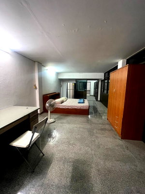 เช่าอาคารพาณิชย์ กรุงเทพมหานคร : Room for rent  in the Central Business District Area. (Near Silom, Sathorn Road)