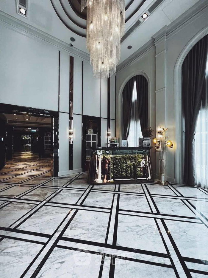 picture Well-Priced 1-BR 30 Sqm Altitude Symphony Charoenkrung,  BTS Saphan Taksin (ID 2104825) - 1/10