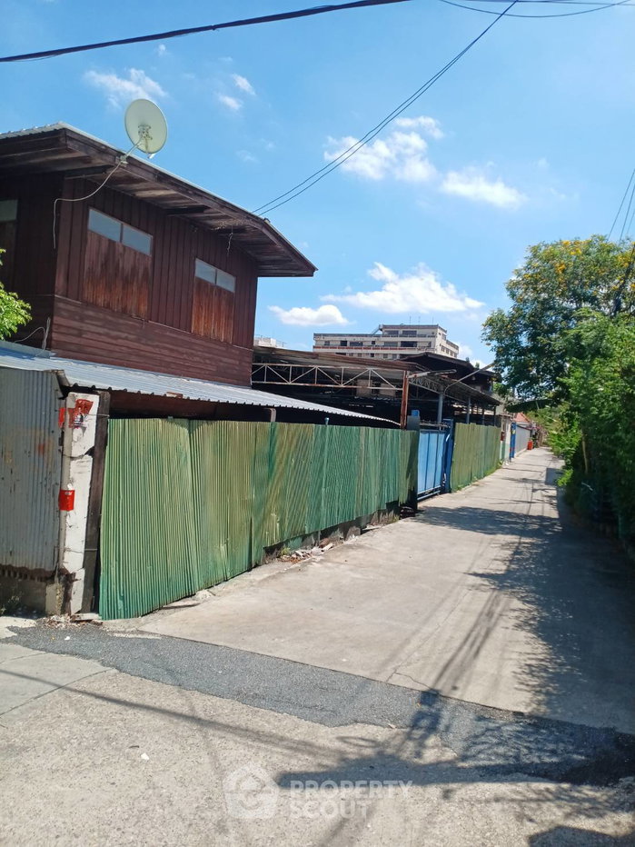 รูป บ้าน 4 ห้องนอน 200 ตร.ม. พร้อมอยู่และเลี้ยงสัตว์ ได้ ใกล้ MRT ท่าพระ (ID 3049541) - รูปที่ 24/31