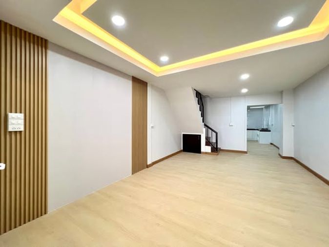 ขายทาวน์โฮม 3 ห้องนอน 18 ตร.ว. บ้านเสนาวิลล่า 84