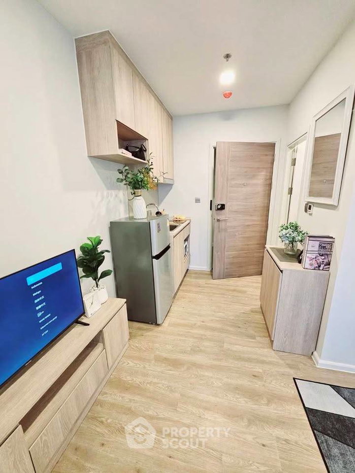 picture Well-Priced 1-BR 24 Sqm At Modiz Sukhumvit 50, BTS On Nut (ID 2150921) - 5/12