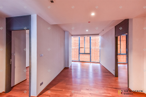 Location Near Employment, Surrounded by Lifestyles One Altitude Charoen Krung
