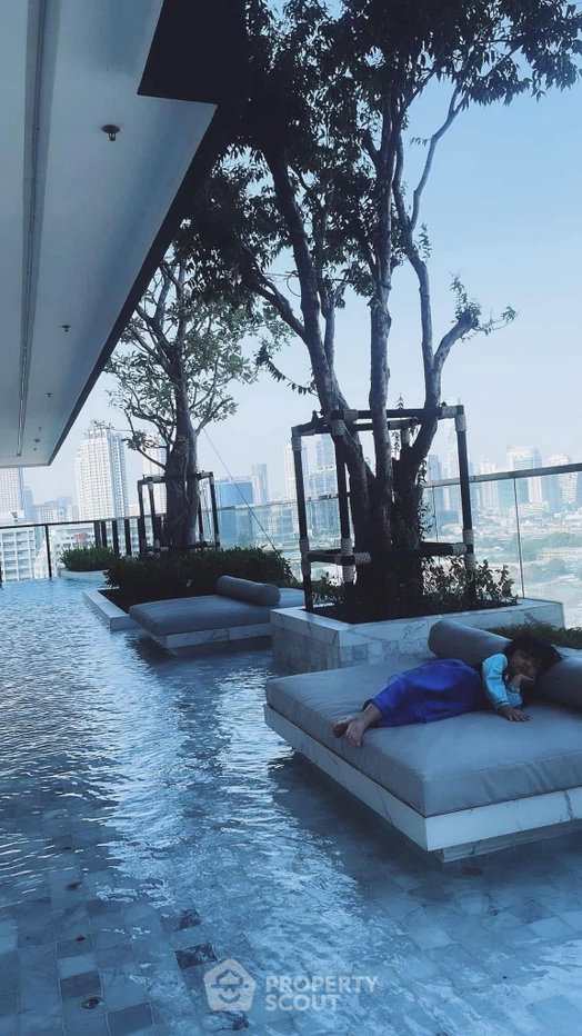 picture Well-Priced 1-BR 30 Sqm Altitude Symphony Charoenkrung,  BTS Saphan Taksin (ID 2104825) - 9/10