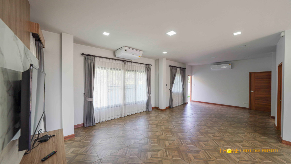 picture  Spacious 2-Storey Detached House for Rent - 14/43