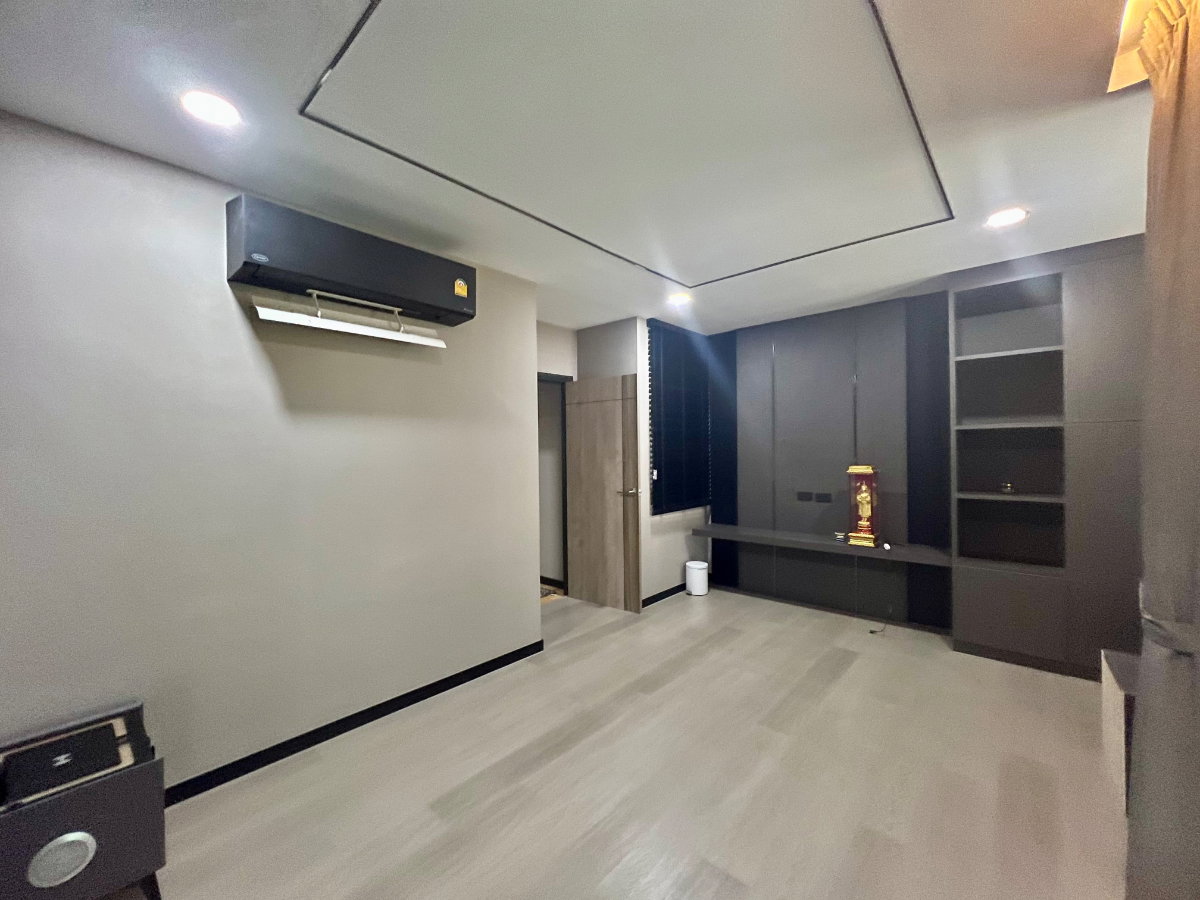รูป ให้เช่า Baan Klang Muang S-Sense Rama 9 – Ladprao ทาวน์โฮมหลังมุม รีโนเวทใหม่ Built-in ทั้งหลัง พร้อมเข้าอยู่ ใกล้โรงเรียนนานาชาติฝรั่งเศส กรุงเทพ - รูปที่ 20/36