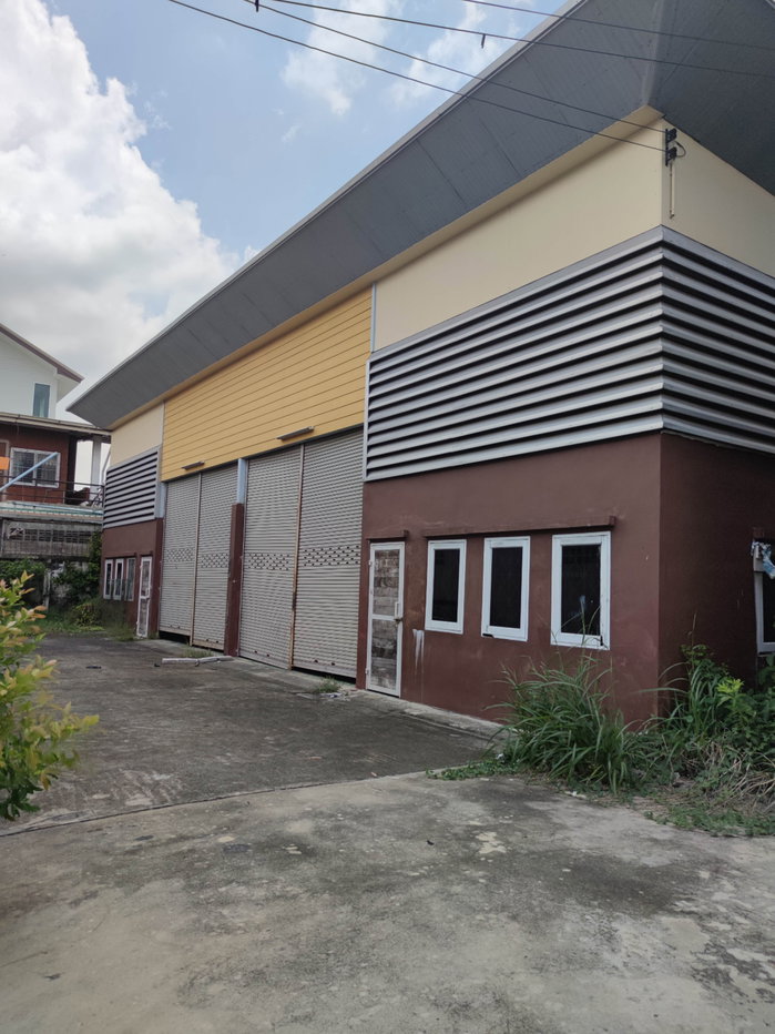 picture Warehouse soi Mit Maitri 22, Mit Maitri Road, Nong Chok, Bangkok - 3/7