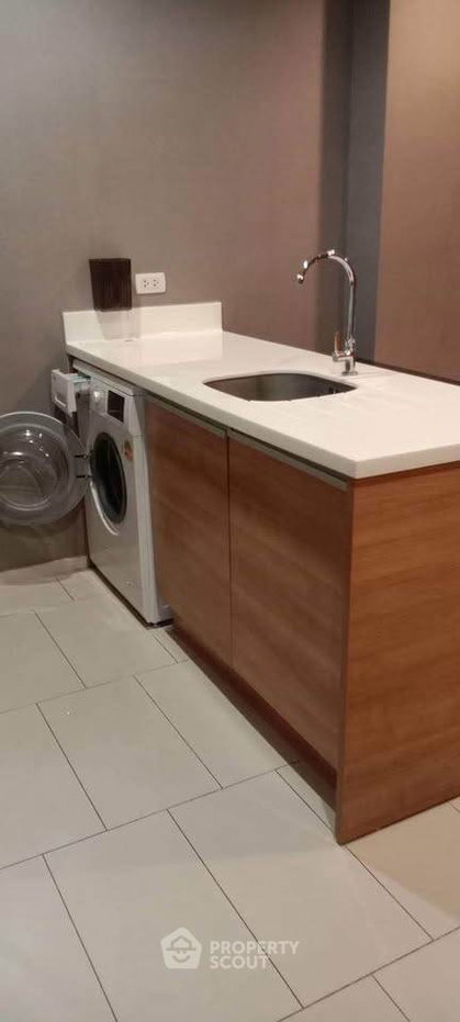 รูป ชั้น 31 คอนโด 1-BR Rhythm Ratchada-Huaikwang ใกล้ MRT Huai Khwang เพียง 100 ม. (ID 3051153) - รูปที่ 6/9