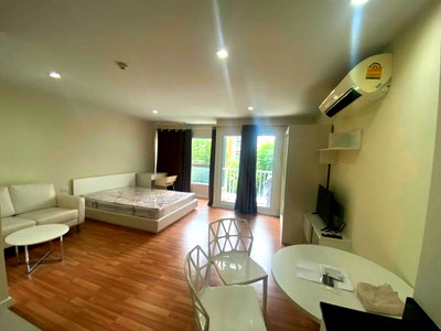 Condos for rent : AS2147 We Condo Ekkamai-Raminthra For Rent