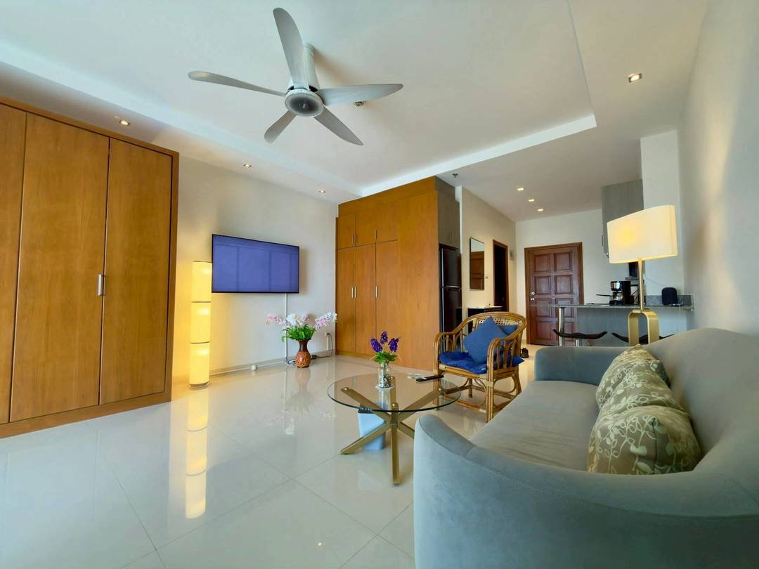 picture View Talay5 - Large Studio Unit 52.6Sq.m with Sea View + City View - 8/10