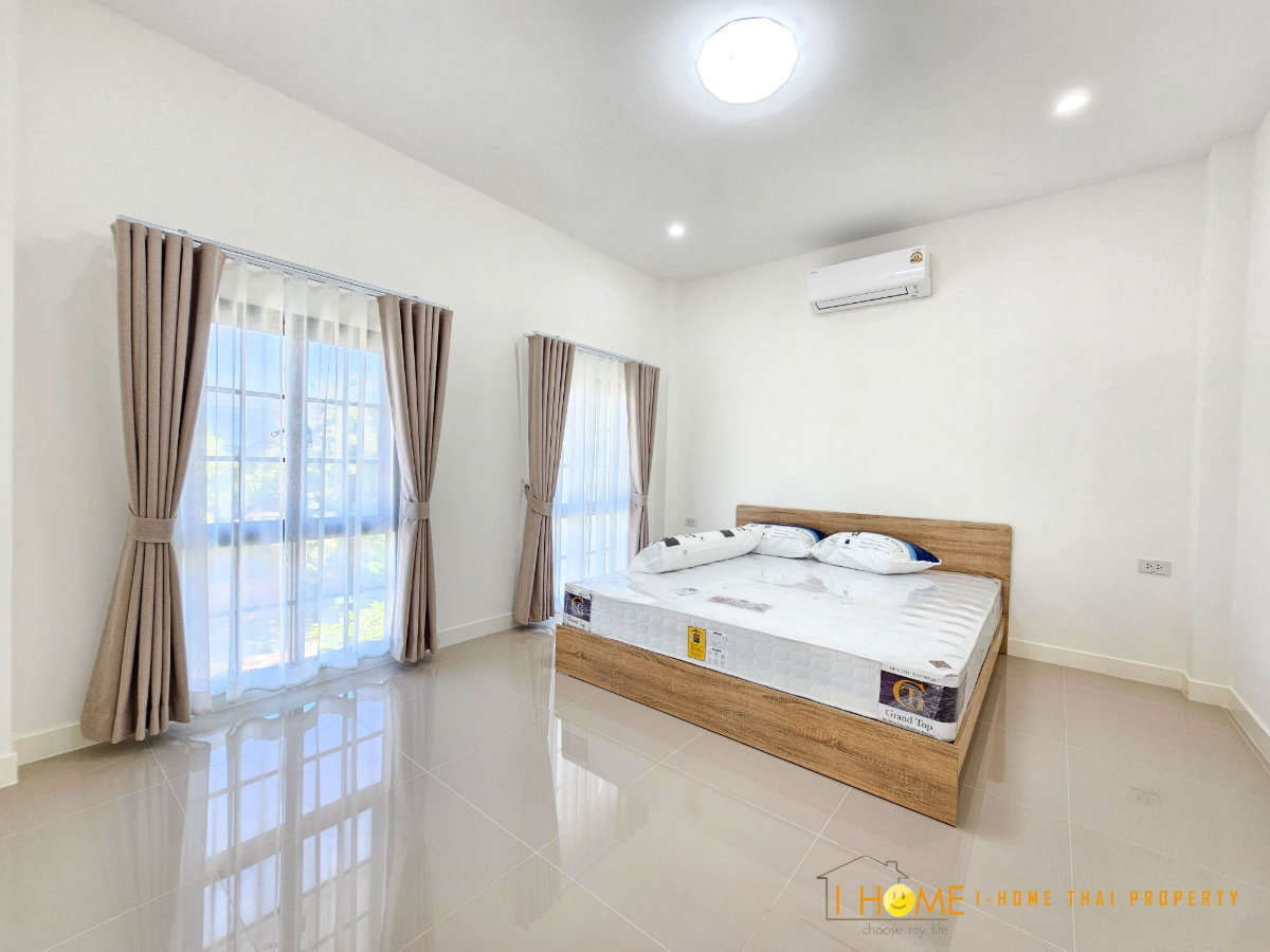 picture Fully Furnished 4-Bedroom Detached House for Rent | Small Pets Allowed - 23/28