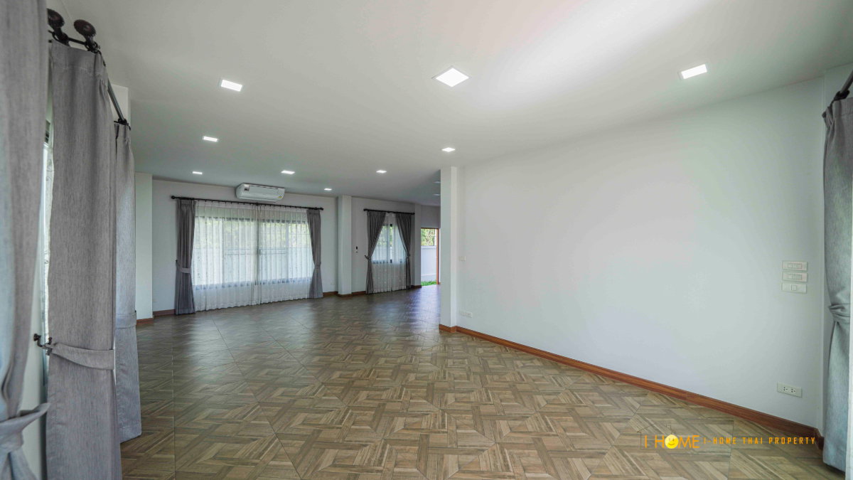picture  Spacious 2-Storey Detached House for Rent - 12/43