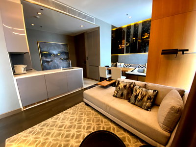 Condos for sale : The Esse at Singha Complex Condominium near ARL Makkasan