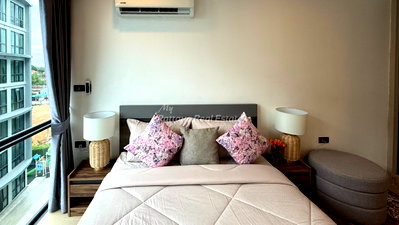ขายคอนโด : 🛏️ 1 ห้องนอน - 🛁 1 ห้องน้ำ - 🏙️ Sea View - 🌏 ชื่อชาวต่างชาติ - 🏢 Sea Zen Condominium Bang Saray - รหัส: SZEN19