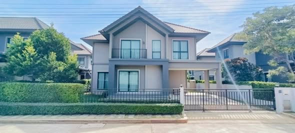 Houses for sale : 🔥 2-Storey Detached House for Sale at Pave Bangna – Fully Built-in with Home Security System