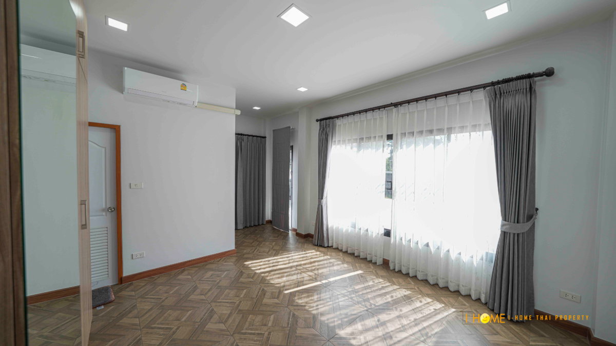picture  Spacious 2-Storey Detached House for Rent - 19/43