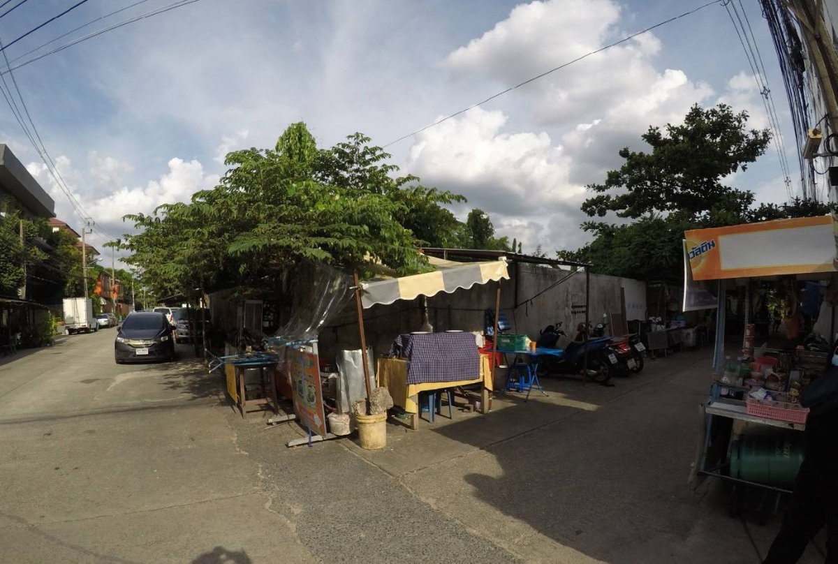 รูป ขายที่ดิน 202 ตรว. ตรงข้ามห้างซีคอนสแควร์ในซอยศรีนครินทร์42 ใกล้ MRTสวนหลวงร.9 ที่ดินอยู่ซอยสุภาพงษ์1  - รูปที่ 3/4