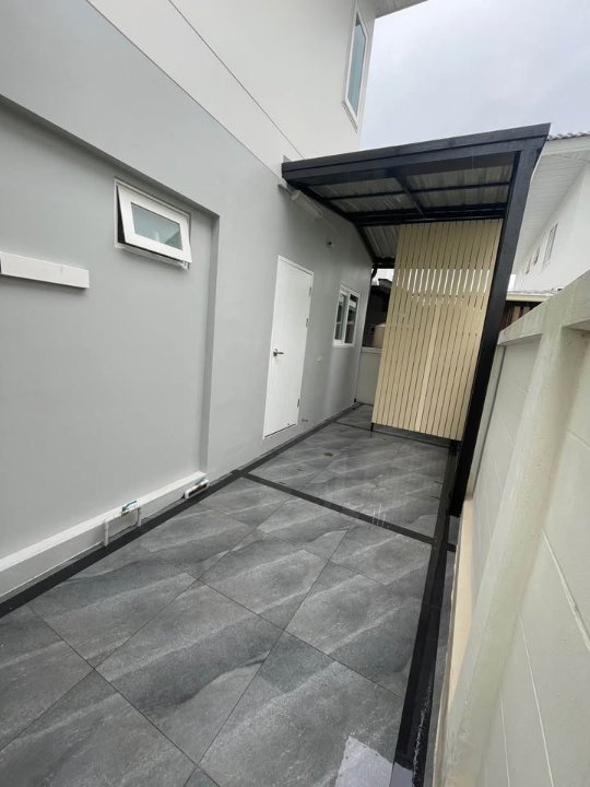 รูป  ให้เช่าบ้านเดี่ยว 2 ชั้น ในโครงการคุณภาพ พร้อมเฟอร์นิเจอร์ครบ  #AMR-H0316 - รูปที่ 16/18