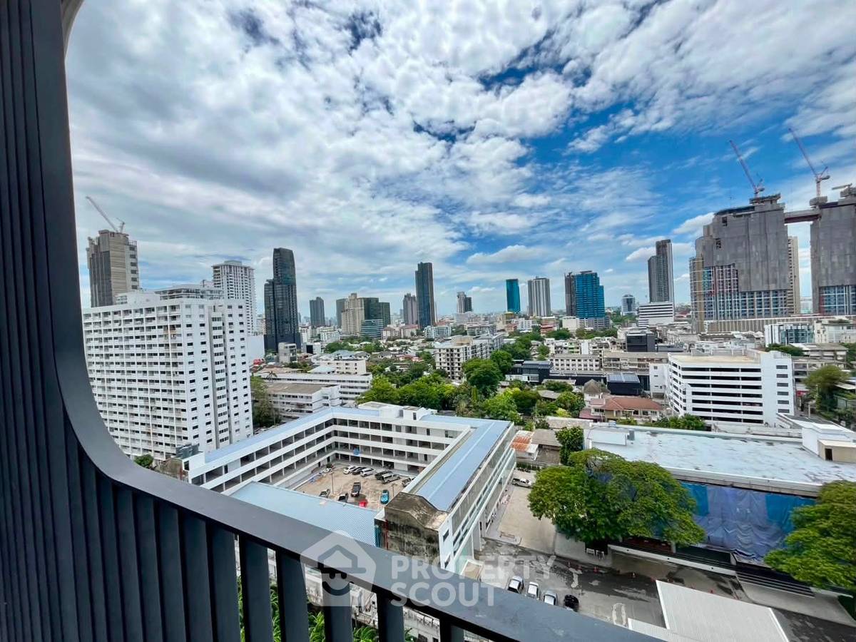 picture 1-BR Condo In XT Ekkamai, Near BTS Thong Lor (30 Sqm) (ID 3049194) - 9/10