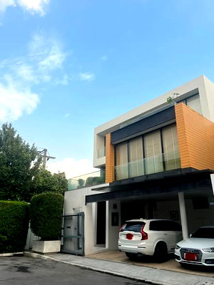 บ้านเดี่ยว วิทยาลัยศิลปหัตถกรรมกรุงเทพ : 🔥 ขายบ้านเดี่ยว 3 ชั้น ✅ หมู่บ้าน ฟิฟท์ทีน เกตส์ (15 Gate) ใกล้ MRT ลาดพร้าว 83