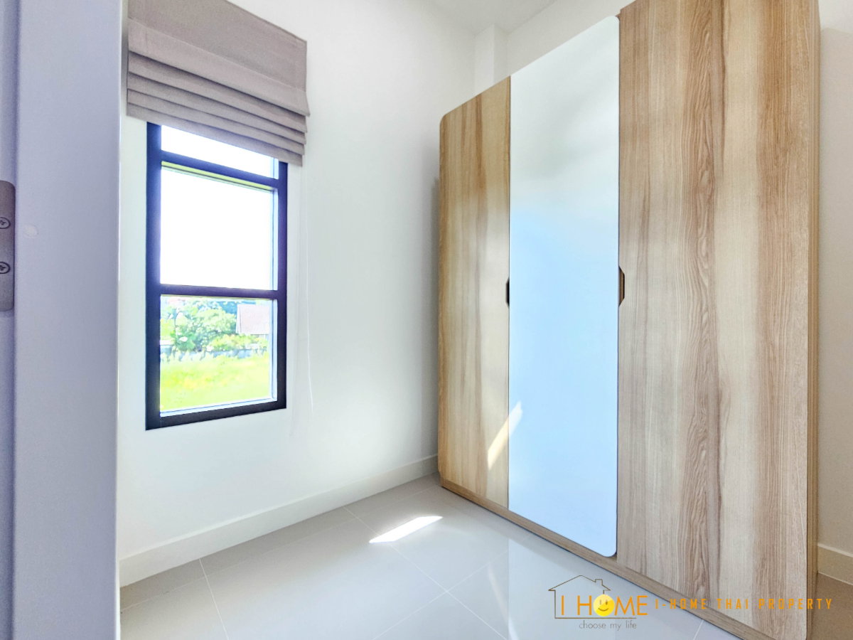picture Fully Furnished 4-Bedroom Detached House for Rent | Small Pets Allowed - 19/28