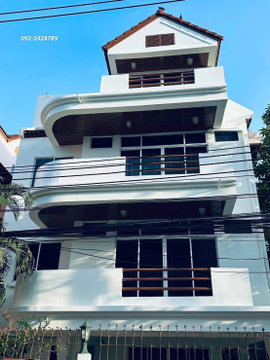 📢 5-Bedroom Single House for Rent near Emporium