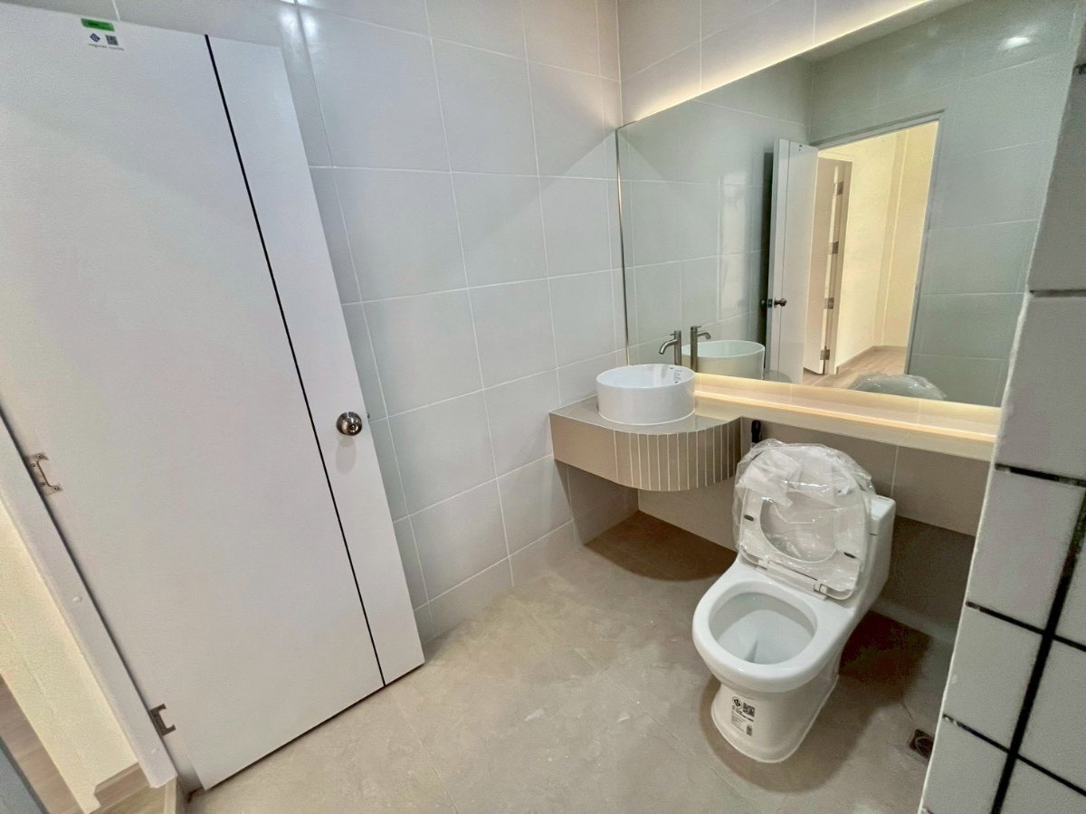 รูป ขายทาวน์โฮม 3 ชั้น ถนนเมน เล่นระดับ รีโนเวทใหม่ ใกล้รถไฟฟ้า ตรงข้าม Central แจ้งวัฒนะ - รูปที่ 18/19