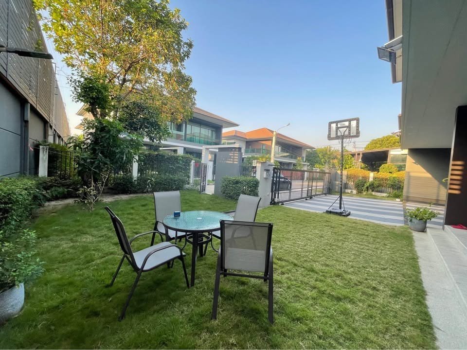 picture LTH15862 – Luxury House for Rent Krungthep Kreetha | Setthasiri Krungthep Kreetha 1 | 180,000 THB - 1/3