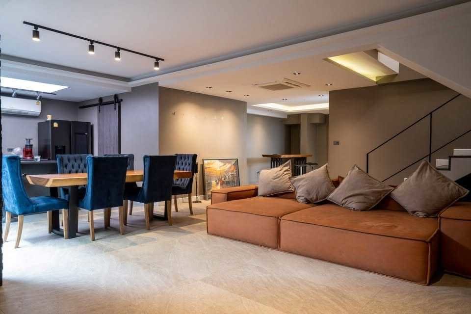 รูป LTH15855 – Luxury Home Office Pool Villa for Sale Ladprao | Pet-Friendly | Near MRT Chokchai 4 | 19.9 MB - รูปที่ 2/7
