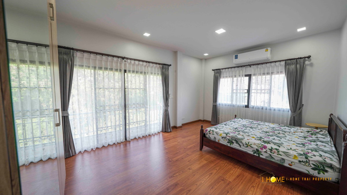 picture  Spacious 2-Storey Detached House for Rent - 32/43
