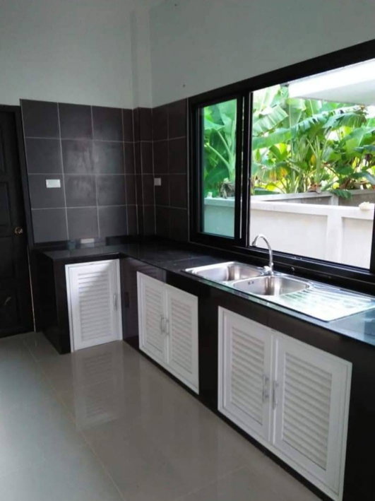 รูป บ้านเดี่ยวชั้นเดียว พร้อมเข้าอยู่ ทำเลดี ใกล้เมือง เดินทางสะดวก ใกล้โรงเรียนและโรงพยาบาล เหมาะสำหรับครอบครัวและชาวต่างชาติ RH-8  - รูปที่ 2/6