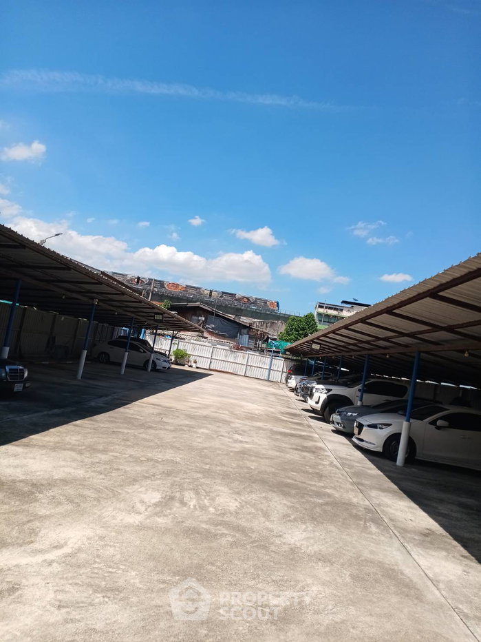 รูป บ้าน 4 ห้องนอน 200 ตร.ม. พร้อมอยู่และเลี้ยงสัตว์ ได้ ใกล้ MRT ท่าพระ (ID 3049541) - รูปที่ 18/31