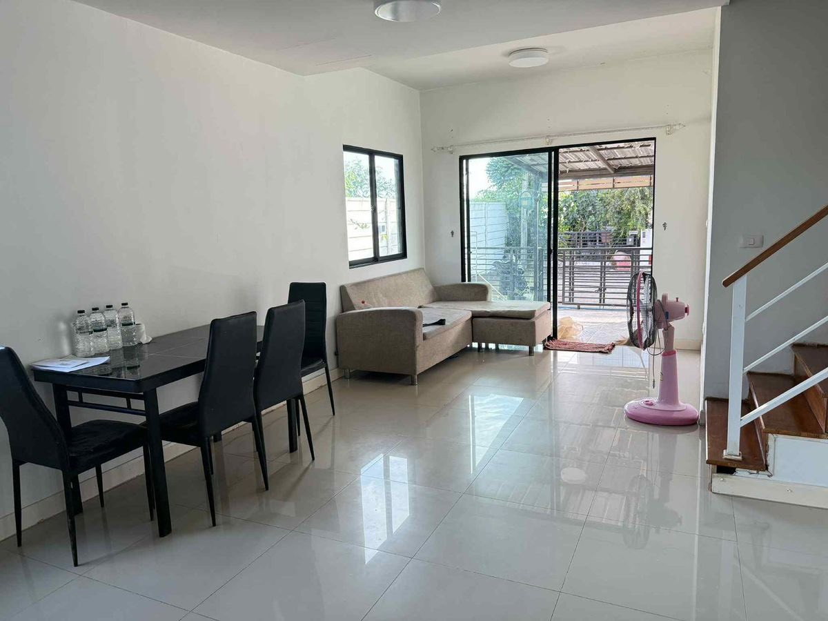 รูป 🏡 #ให้เช่าทาวน์โฮมส์2ชั้นหลังริม ปลูกต้นไม้เลี้ยงสัตว์ได้สวยสวย #โครงการเดอะคอนเนค43 วงแหวนรามอินทรา2 ราคา15,000/เดือน - รูปที่ 2/15