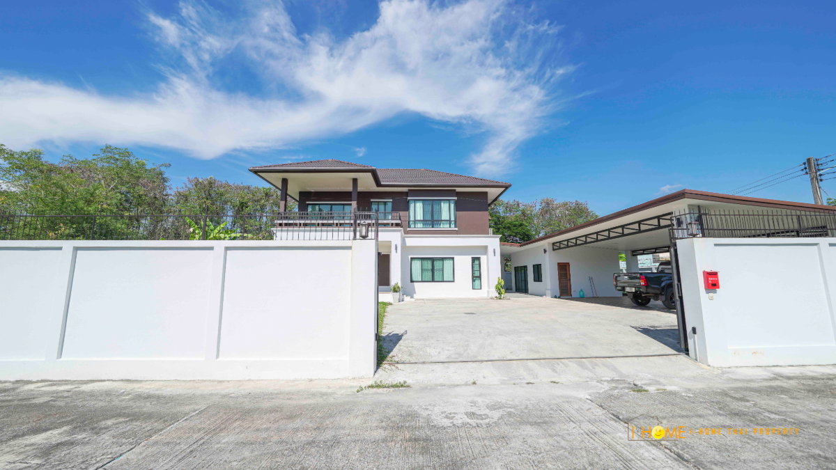 picture  Spacious 2-Storey Detached House for Rent - 1/43