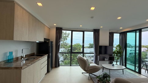 🛏️ 1 ห้องนอน - 🛁 1 ห้องน้ำ - 🏙️ Sea View - 🌏 ชื่อชาวต่างชาติ - 🏢 Sea Zen Condominium Bang Saray - รหัส: SZEN19