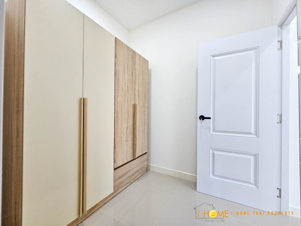 picture Fully Furnished 4-Bedroom Detached House for Rent | Small Pets Allowed - 25/28