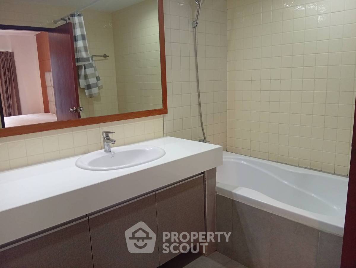 picture 2-BR 110 Sqm Condo At Liberty Park 2, Near ARL Makkasan (ID 3050778) - 14/16