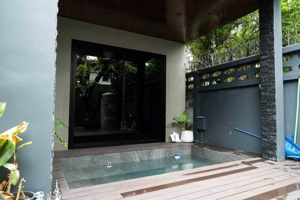 รูป LTH15855 – Luxury Home Office Pool Villa for Sale Ladprao | Pet-Friendly | Near MRT Chokchai 4 | 19.9 MB - รูปที่ 5/7