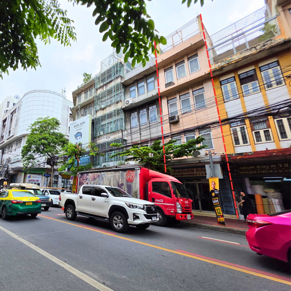 รูป ติดถนนย่านค้าส่ง! ขายอาคารพาณิชย์ 5 ชั้น 2 คูหา ทำเลเสือป่า-เยาวราช ติดถนนใหญ่หน้า-หลัง โครงสร้างแข็งแรง พร้อมทำธุรกิจ ใกล้ MRT สถานีวัดมังกร  - รูปที่ 4/25