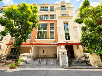 รูปภาพ 🏡 ทาวน์โฮมหรูสไตล์อังกฤษให้เช่า 4 ห้องนอน 6 ห้องน้ำ📍 บ้านกลางกรุง ทองหล่อ