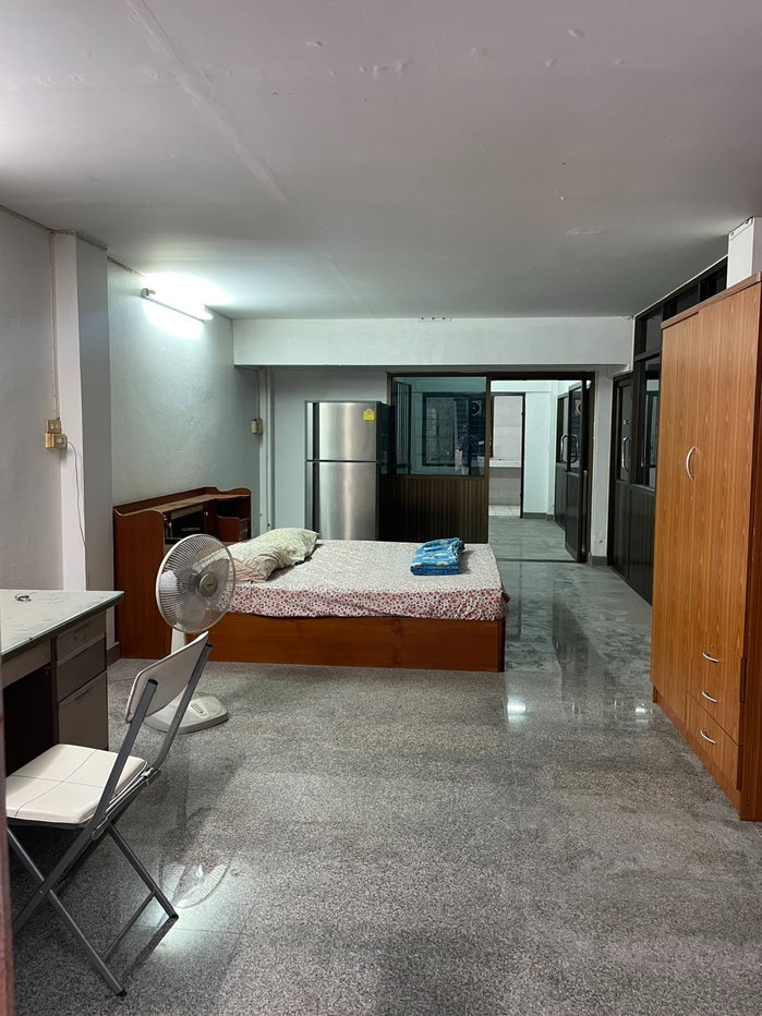 รูป Room for rent  in the Central Business District Area. (Near Silom, Sathorn Road) - รูปที่ 2/2