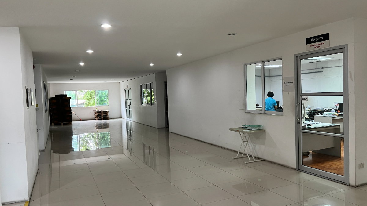 รูป ให้เช่าโรงงานพร้อมสำนักงาน ซอยลาซาล - รูปที่ 3/9