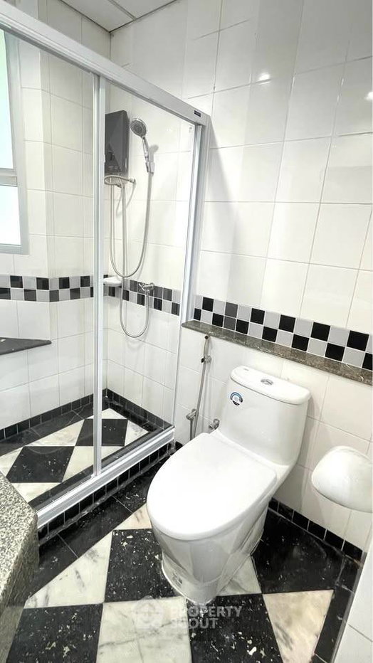 picture High-Floor 2-BR Condo, 50 Sqm Baan Pathumwan near BTS Ratchathewi (ID 3050766) - 22/24