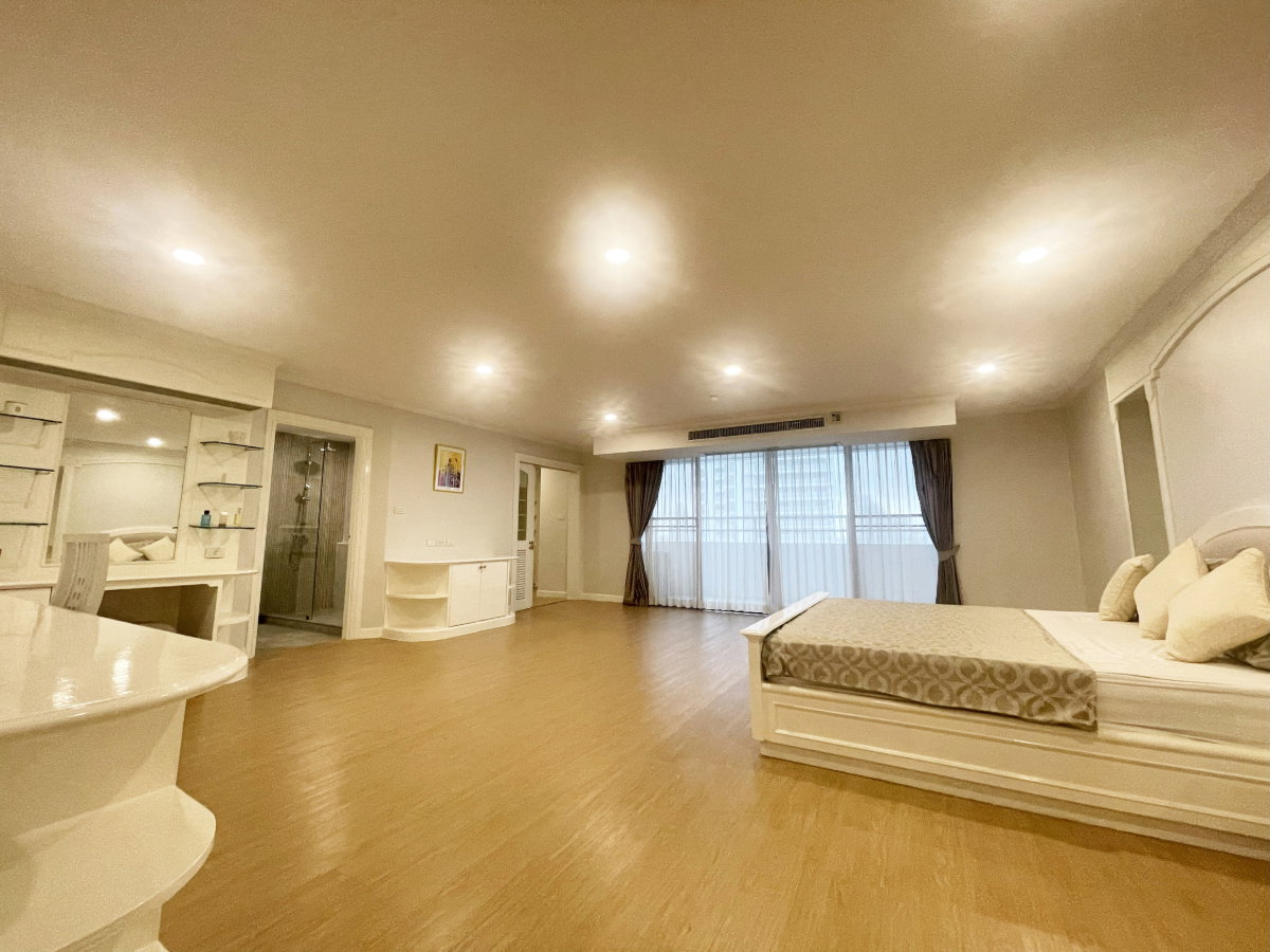 รูป ขายคอนโด ยูนิตพิเศษที่ Oriental Towers เอกมัย - รูปที่ 9/18