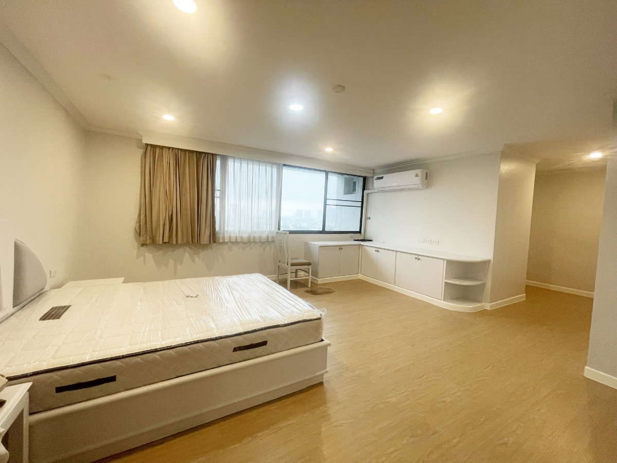 รูป ขายคอนโด ยูนิตพิเศษที่ Oriental Towers เอกมัย - รูปที่ 10/18