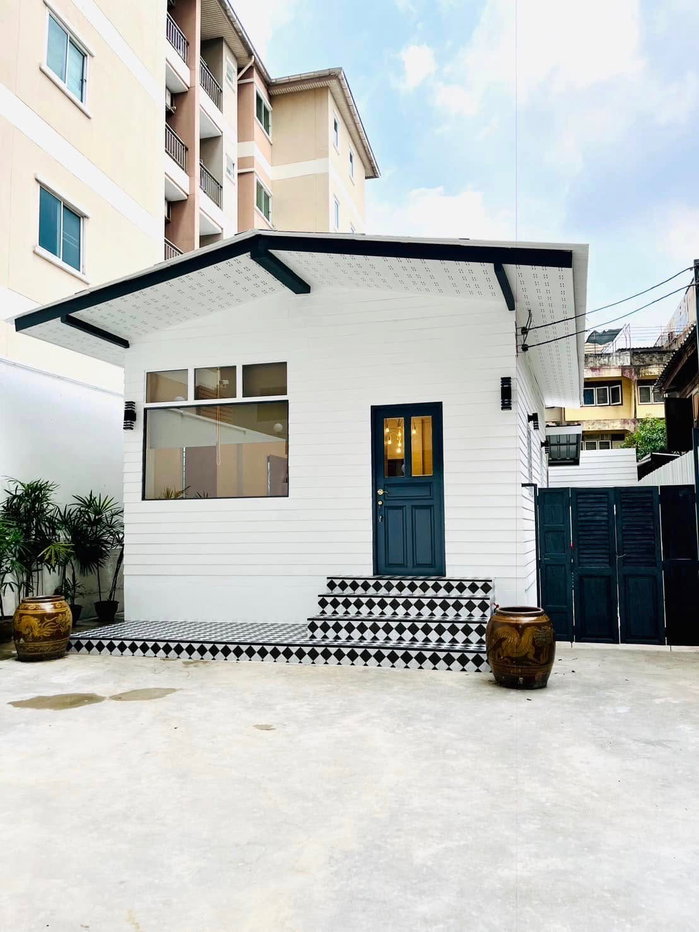 รูป 🏠 ขาย บ้านใหม่ ทำเลทองสาทร! 🏠 - รูปที่ 2/17