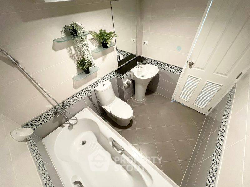 picture Condo 2-BR 95 Sqm At Waterford Sukhumvit 50, Near BTS On Nut (ID 2064520) - 16/16