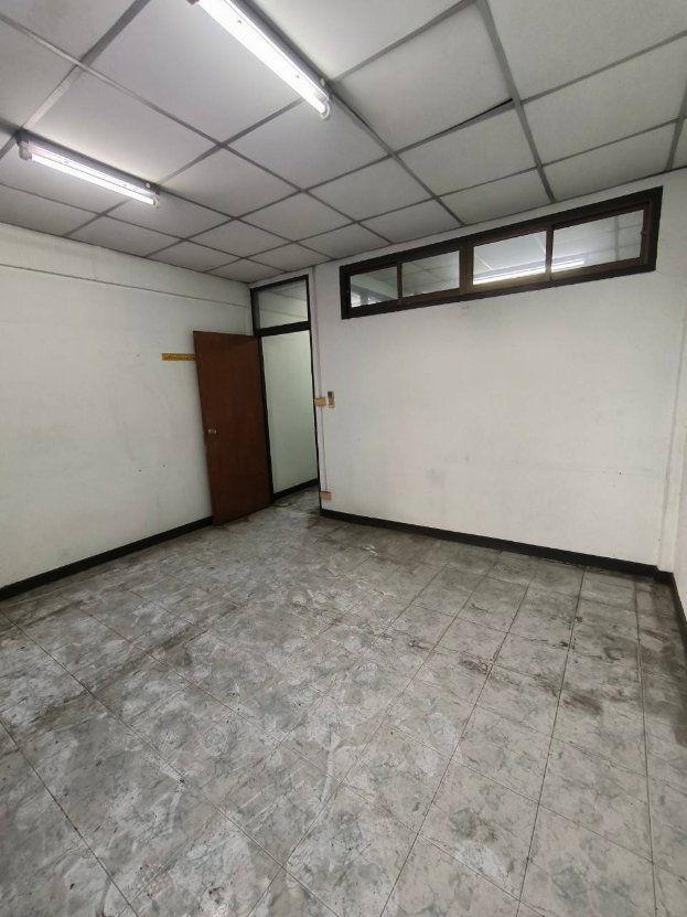 รูป ขายอาคารพาณิชย์ 4 ชั้น ซอยกรุงเทพ-นนทบุรี 35 ทำเลดี ใกล้รถไฟฟ้าสถานีวงศ์สว่าง - รูปที่ 7/14