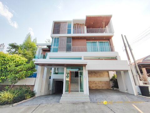 Luxury 3-Storey Modern Pool Villa for Rent with Private Swimming Pool